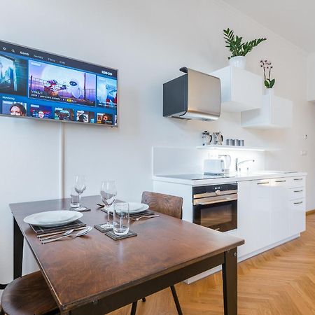 Beautiful Mala Strana Studio By Easybnb Prag Exteriör bild