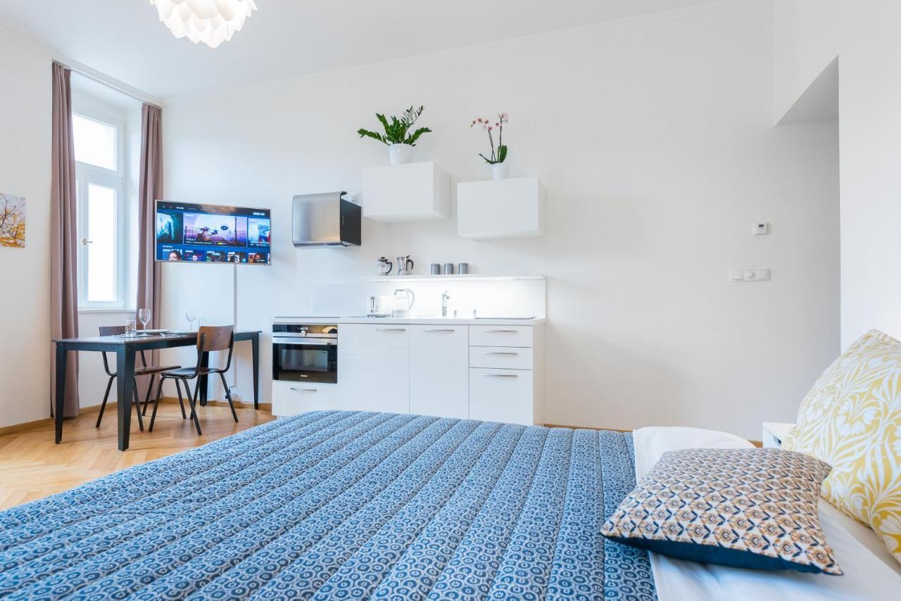 Beautiful Mala Strana Studio By Easybnb Prag Exteriör bild