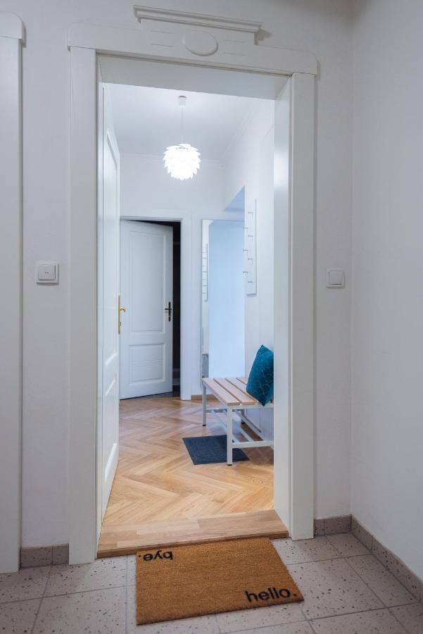 Beautiful Mala Strana Studio By Easybnb Prag Exteriör bild